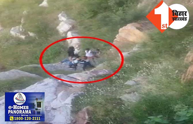 सेल्फी लेने के चक्कर में पहाड़ से 60 फीट नीचे गिरी छात्रा, खाई में गिरने से बिगड़ी हालत