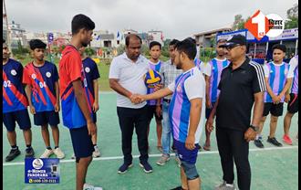 Panorama sports season 7: वॉलीबॉल में आजाद क्लब शमशेर गंज कटिहार ने बनाई सेमीफाइनल में जगह, संजीव मिश्रा बोले..युवा पीढ़ी पढ़ें भी और खेलें भी