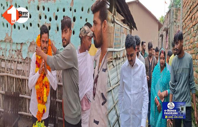 पूर्णिया के पासवान टोला की हालत देख हैरान हो गये समाजसेवी जितेंद्र यादव, महापौर के समक्ष समस्याओं को रखने का किया वादा