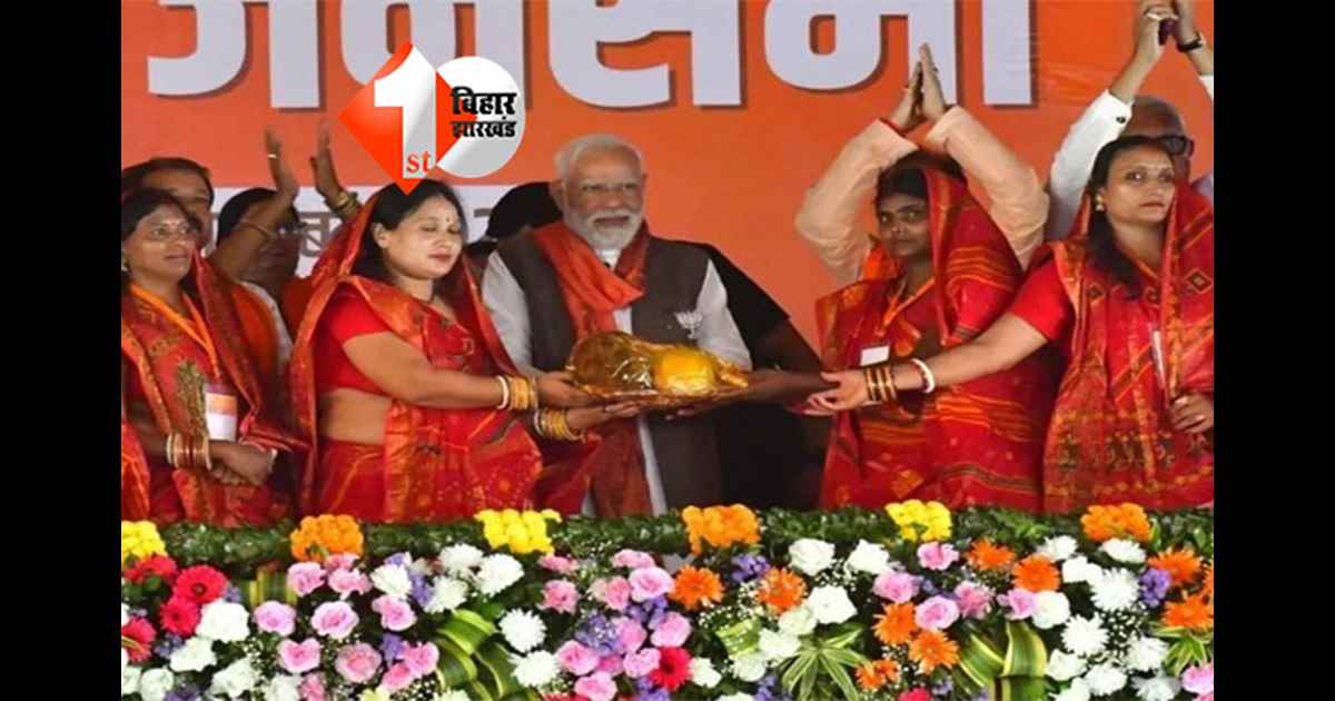 Chhath puja : पीएम मोदी ने मन की बात में दी छठ महापर्व की शुभकामनाएं, कहा - घर घर बन रहे ठेकुआ, सज रहे घाट 