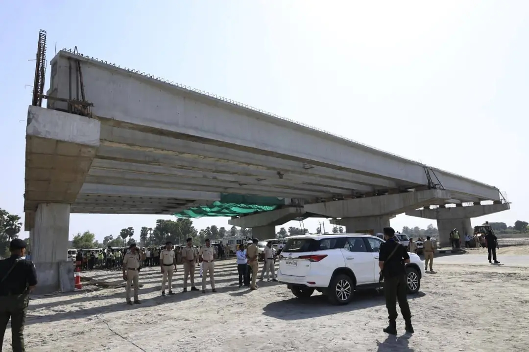 इस्तीफे से पहले एक्शन में नीतीश: चिलचिलाती धूप में पटना-बेतिया एक्सप्रेस-वे का निरीक्षण करने पहुंच गये सारण  