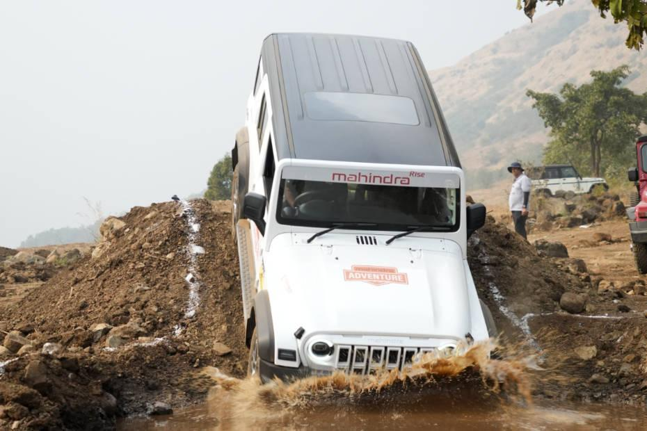 थार खरीदने वालों को झटका: Mahindra Thar हुई महंगी, अब हर वेरिएंट के लिए चुकाने होंगे ज्यादा पैसे! जानिए यहां