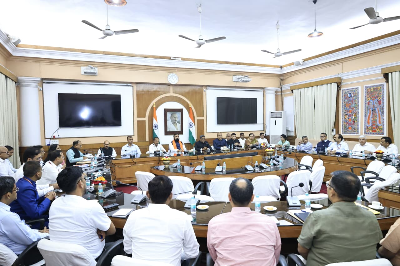 मुख्यमंत्री बनते ही अधिकारियों को सम्राट चौधरी का सख्त निर्देश, भ्रष्टाचार पर जीरो टॉलरेंस, काम में लाएं दुगुनी गति