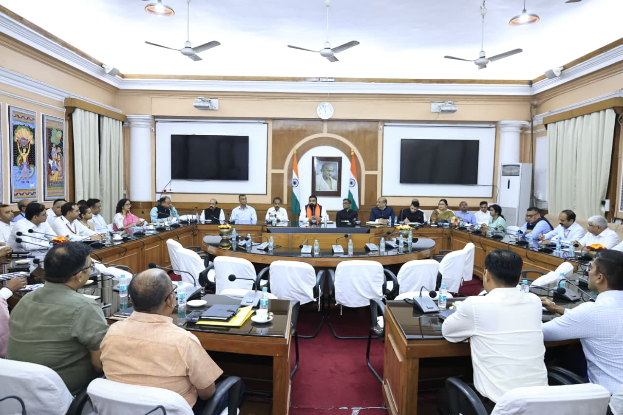 मुख्यमंत्री बनते ही अधिकारियों को सम्राट चौधरी का सख्त निर्देश, भ्रष्टाचार पर जीरो टॉलरेंस, काम में लाएं दुगुनी गति