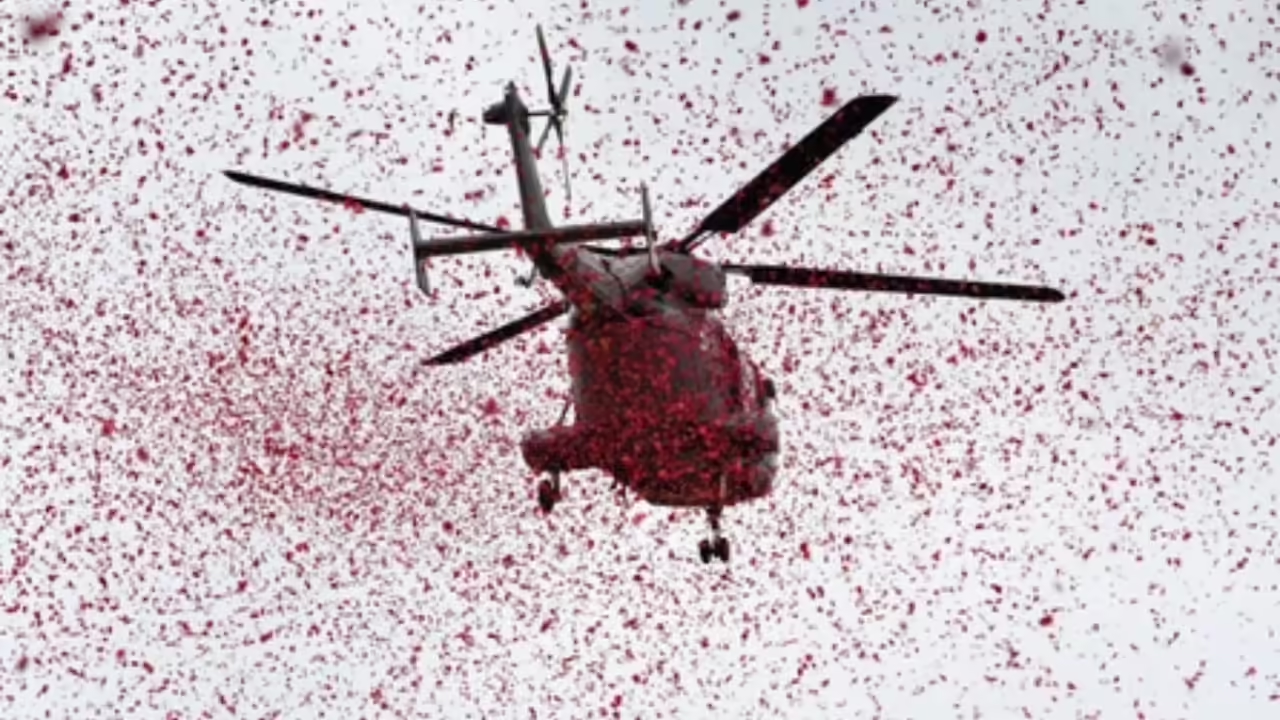 केदारनाथ धाम के कपाट खुलते ही गूंजा हर-हर महादेव का जयकारा, हेलीकॉप्टर से हुई पुष्प वर्षा; देखें भव्य नज़ारे और तस्वीरें