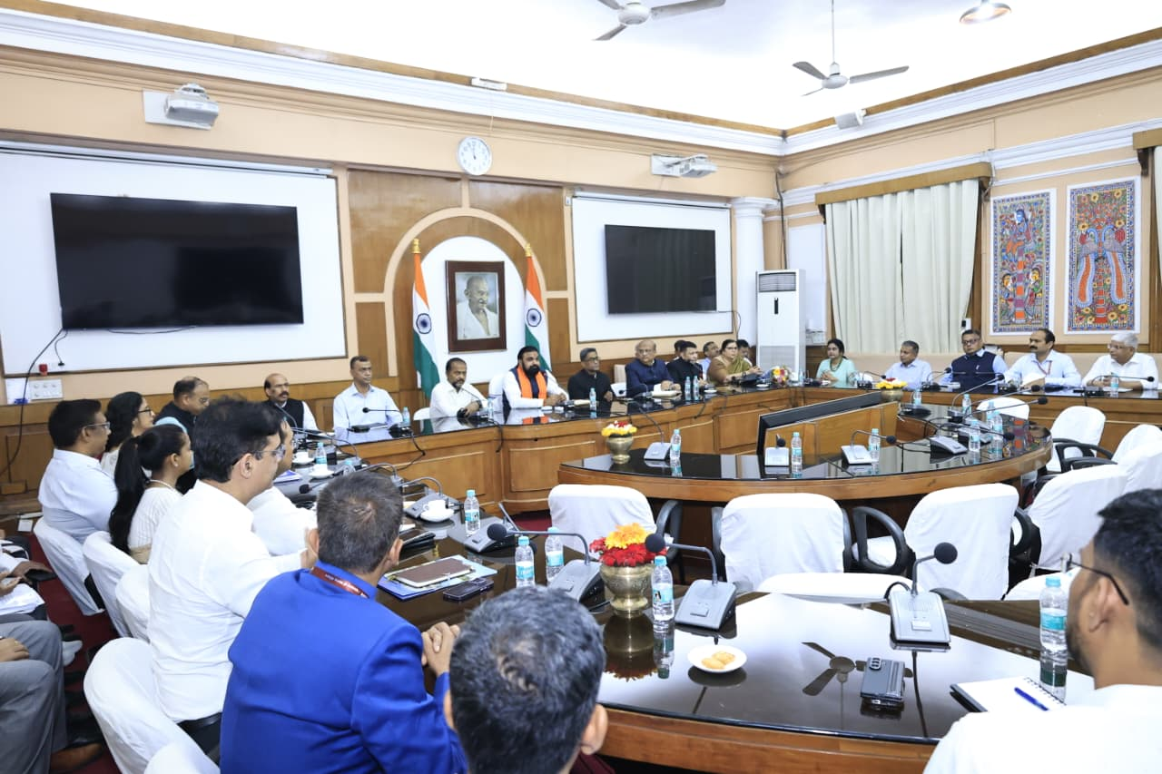 मुख्यमंत्री बनते ही अधिकारियों को सम्राट चौधरी का सख्त निर्देश, भ्रष्टाचार पर जीरो टॉलरेंस, काम में लाएं दुगुनी गति