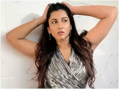 कौन हैं विष्णु प्रिया? 1.4 मिलियन फॉलोअर्स वाली एक्ट्रेस पर सब्सक्रिप्शन के नाम पर अश्लील कंटेंट फैलाने का आरोप, FIR दर्ज