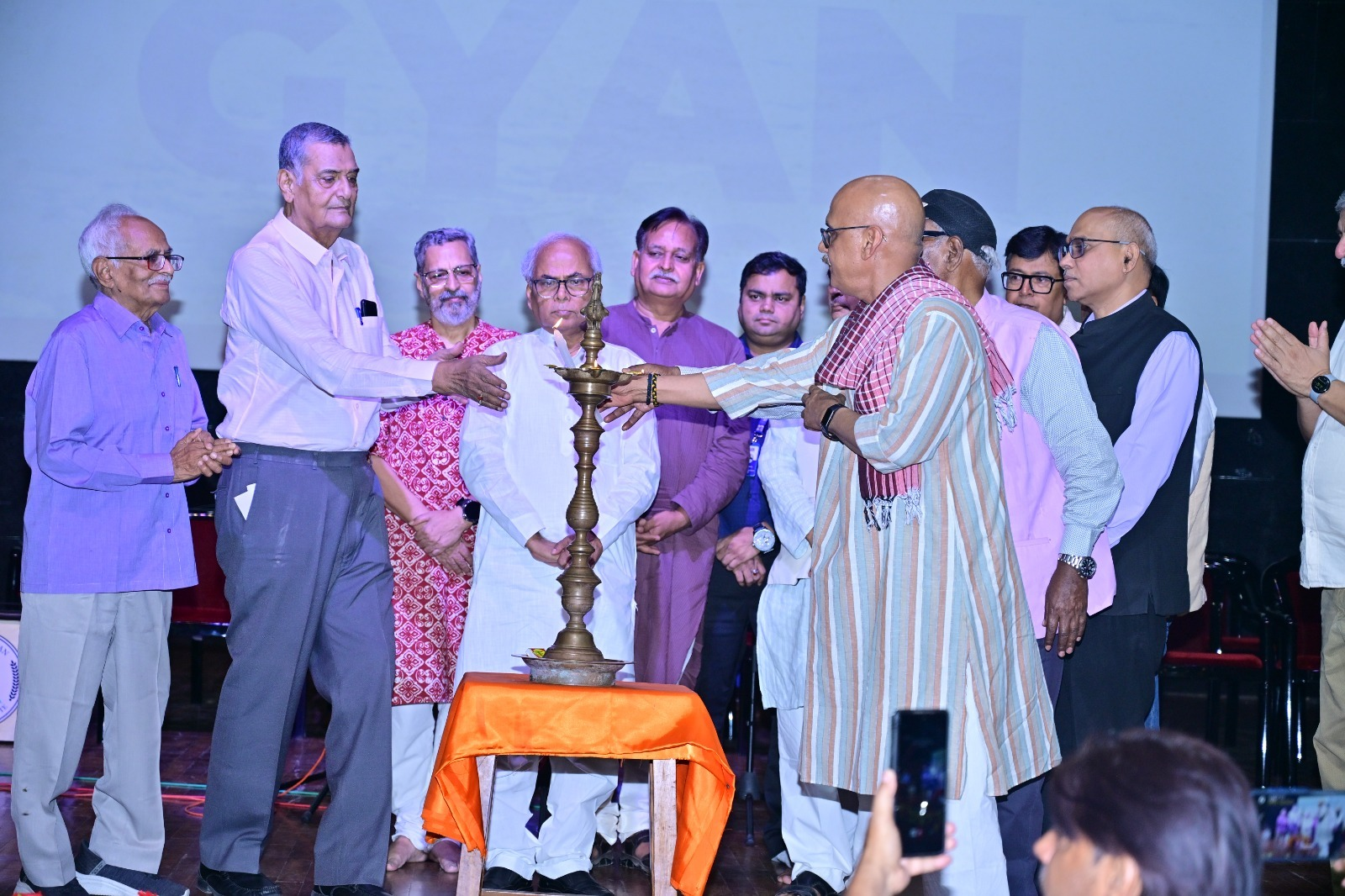 पूर्णिया के विद्या विहार स्कूल में ‘ज्ञान संगम 2026’ का भव्य शुभारंभ, साहित्य-कला और संस्कृति का अद्भुत संगम