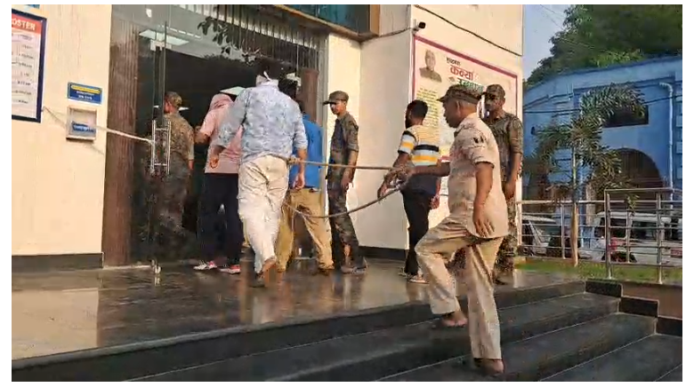 मुंगेर में AEDO परीक्षा से पहले बड़े फर्जीवाड़े का खुलासा, 22 गिरफ्तार, मुख्य सरगना 'मास्टर' फरार