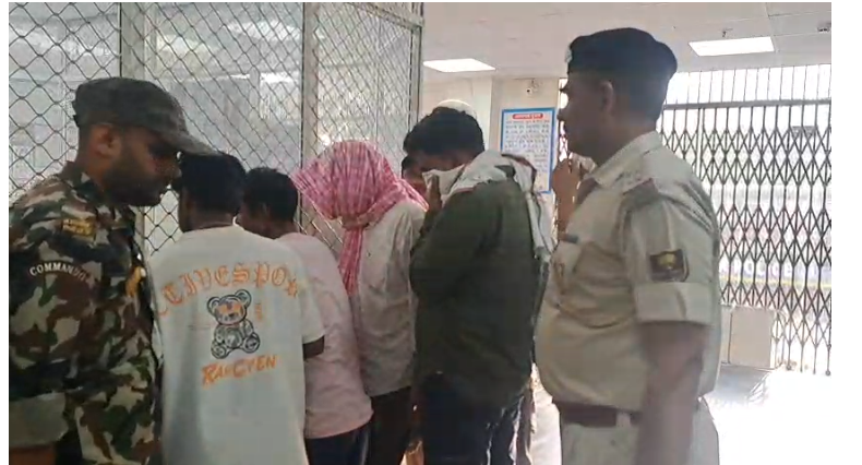 मुंगेर में AEDO परीक्षा से पहले बड़े फर्जीवाड़े का खुलासा, 22 गिरफ्तार, मुख्य सरगना 'मास्टर' फरार