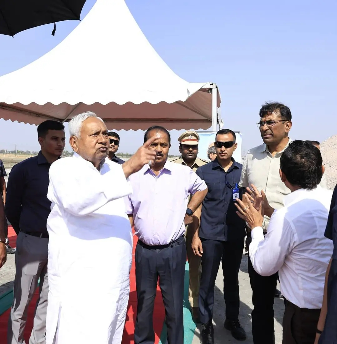 इस्तीफे से पहले एक्शन में नीतीश: चिलचिलाती धूप में पटना-बेतिया एक्सप्रेस-वे का निरीक्षण करने पहुंच गये सारण  