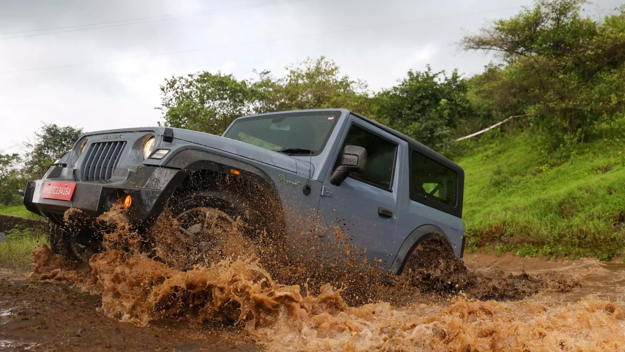 थार खरीदने वालों को झटका: Mahindra Thar हुई महंगी, अब हर वेरिएंट के लिए चुकाने होंगे ज्यादा पैसे! जानिए यहां