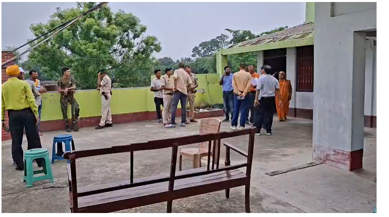 कटिहार के बरारी में अवैध नर्सिंग होम सील, छापेमारी के दौरान बाथरूम में छिपे मिले दो युवक
