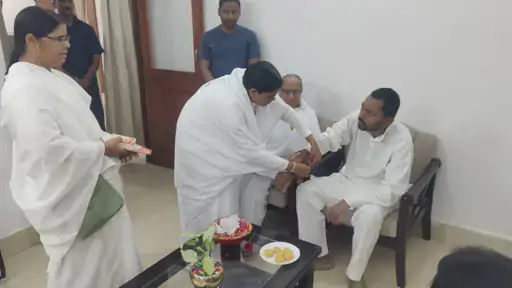 Raksha Bandhan : बिहार में रक्षाबंधन की धूम: CM सम्राट चौधरी ने बंधवाई राखी, जेलों में सलाखों के पार दिखा भाई-बहन का भावुक रिश्ता