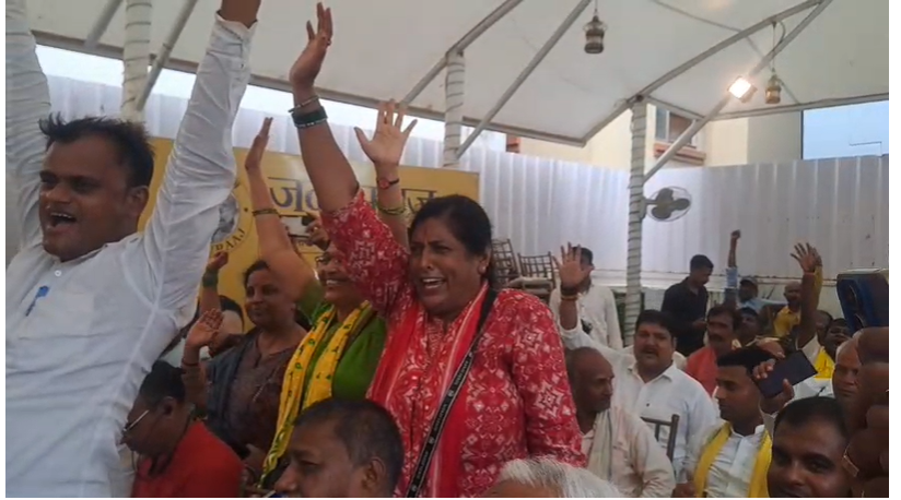बांकीपुर उपचुनाव: पांचवें राउंड में प्रशांत किशोर आगे, काउंटिंग सेंटर के बाहर गूंजा 'जय बिहार' का नारा