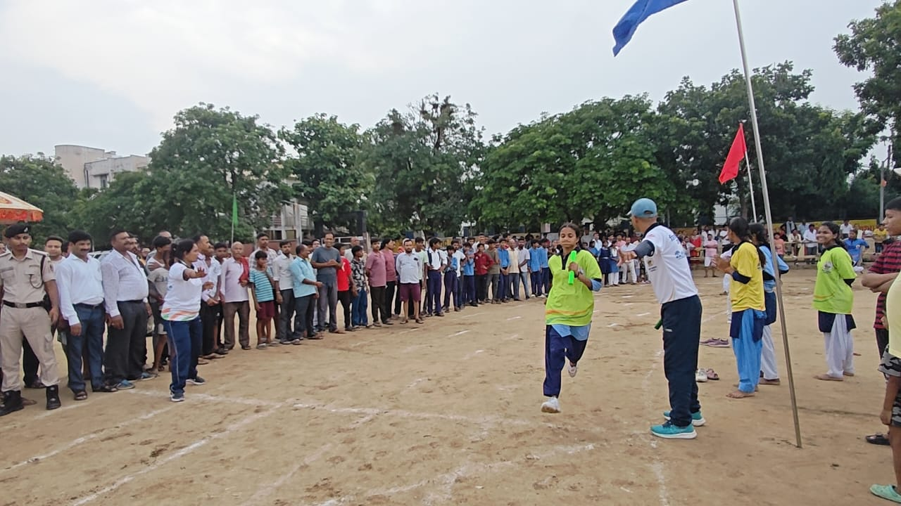 राष्ट्रीय खेल दिवस पर जहानाबाद DM का अनोखा अंदाज, खिलाड़ियों के साथ ट्रैक पर लगाई दौड़