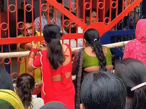 Raksha Bandhan : बिहार में रक्षाबंधन की धूम: CM सम्राट चौधरी ने बंधवाई राखी, जेलों में सलाखों के पार दिखा भाई-बहन का भावुक रिश्ता