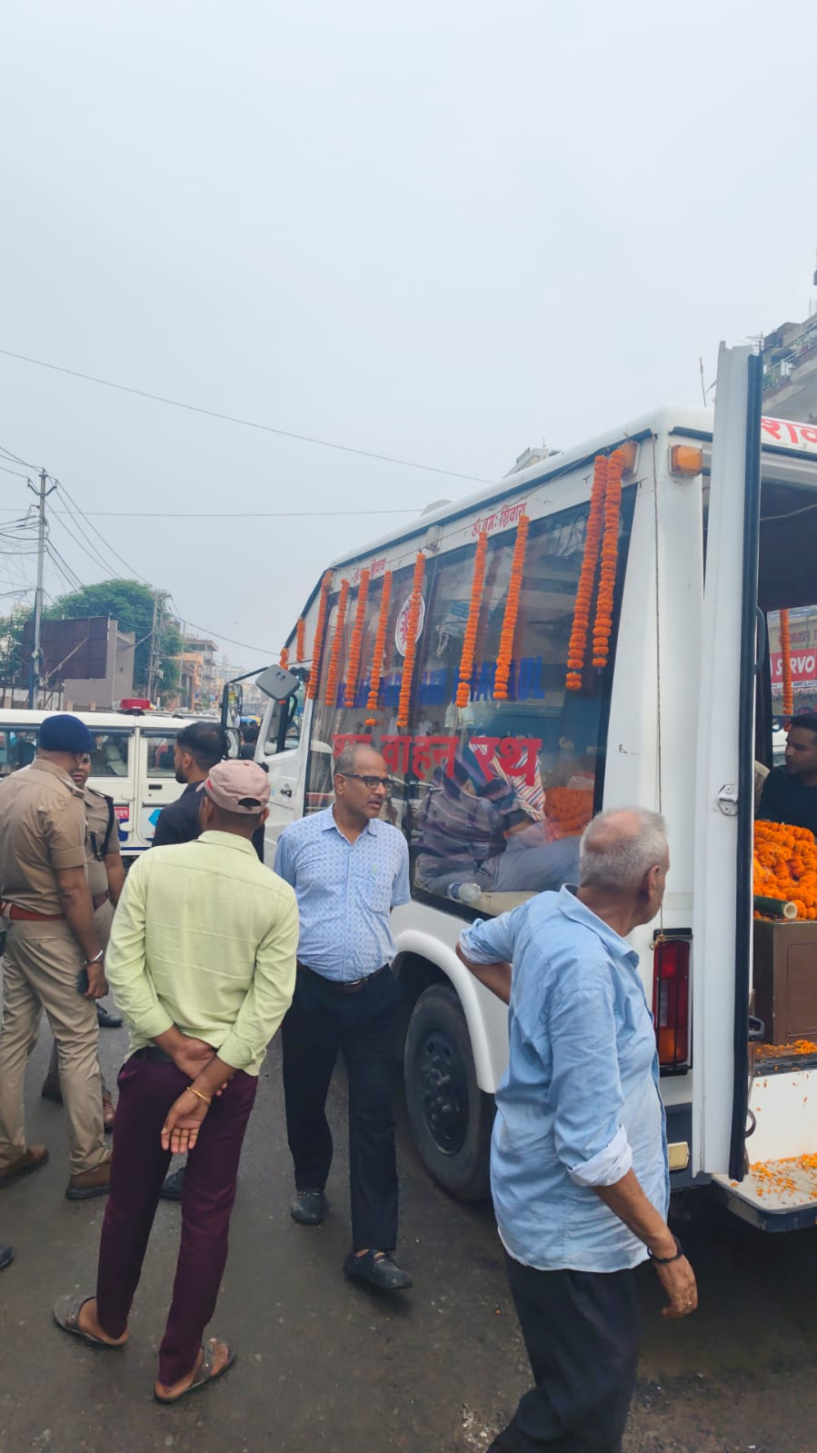 ड्राइवर ने की मालिक की हत्या: डेहरी EO विमल कुमार हत्याकांड के विरोध में पटना में अधिकारियों का प्रदर्शन, सरकार से सुरक्षा की मांग 