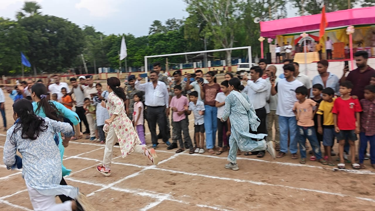 राष्ट्रीय खेल दिवस पर जहानाबाद DM का अनोखा अंदाज, खिलाड़ियों के साथ ट्रैक पर लगाई दौड़