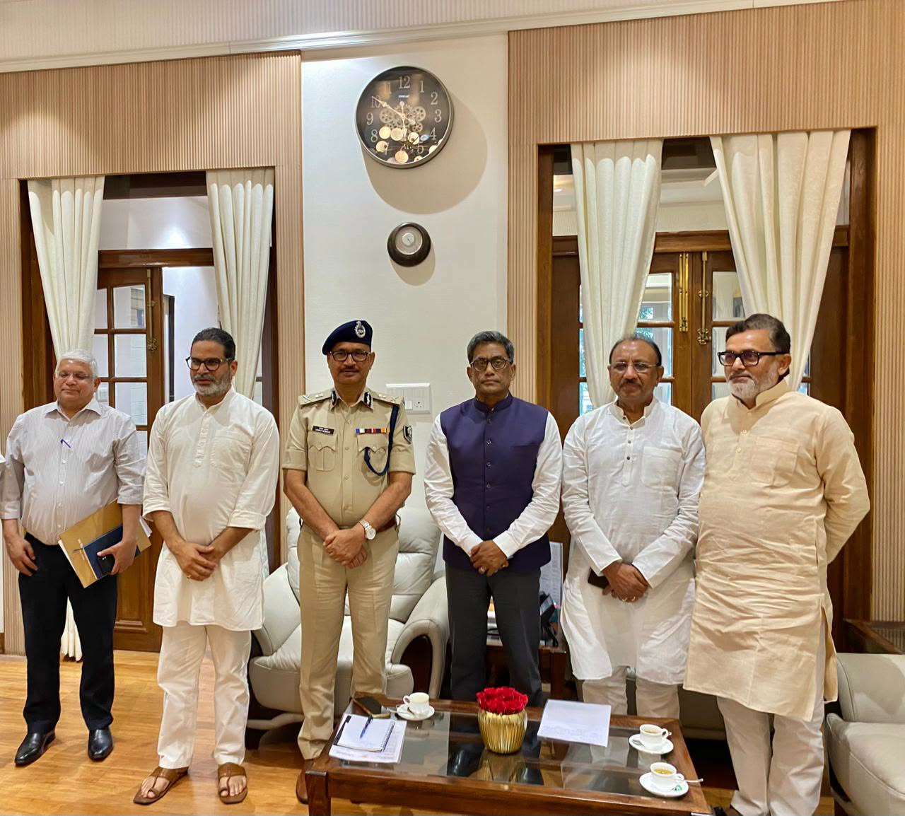 प्रशांत किशोर ने मुख्य सचिव से की मुलाकात, बांकीपुर की समस्याओं पर की बात