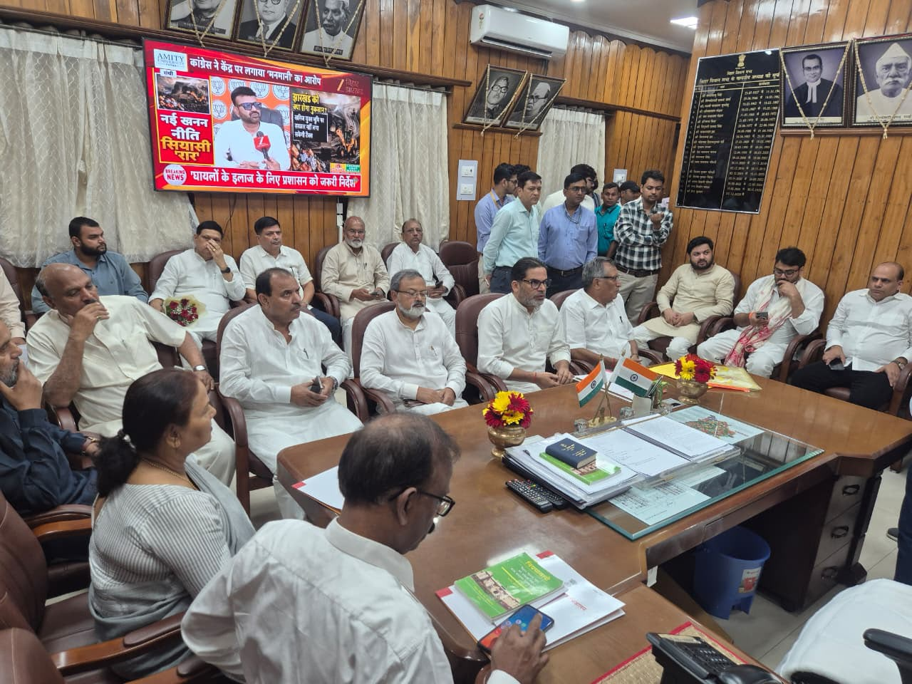 प्रशांत किशोर ने बांकीपुर विधायक के तौर पर ली शपथ, अशोकधाम भगदड़ हादसे पर जताया दुख, घटनास्थल के लिए हुए रवाना