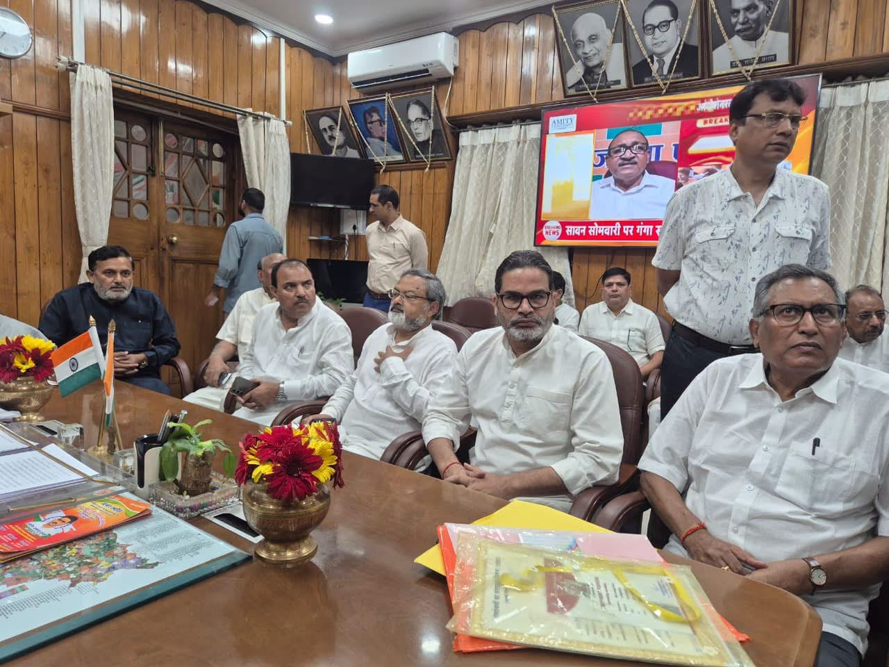 प्रशांत किशोर ने बांकीपुर विधायक के तौर पर ली शपथ, अशोकधाम भगदड़ हादसे पर जताया दुख, घटनास्थल के लिए हुए रवाना
