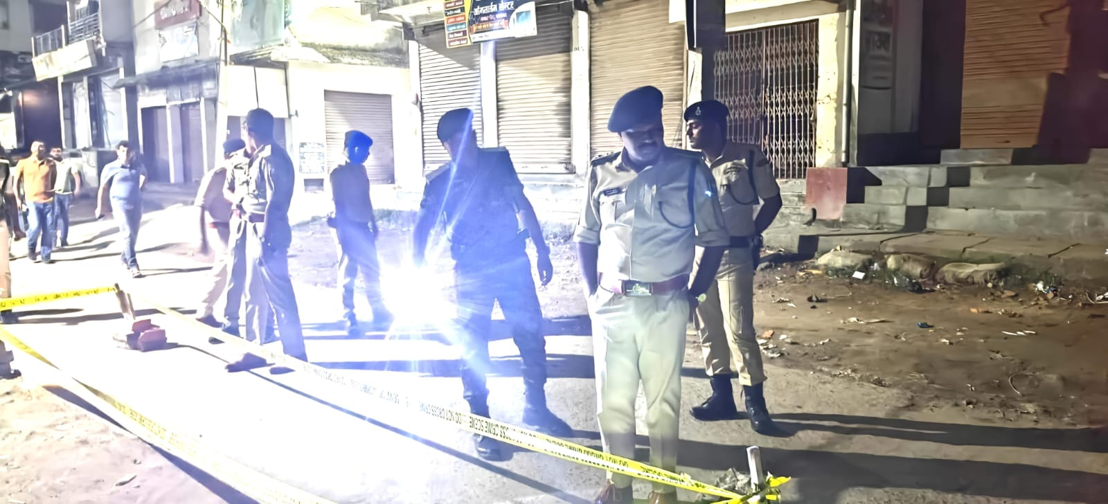मधुबनी में लूटपाट के दौरान किराना व्यवसायी को मारी गोली, हालत गंभीर