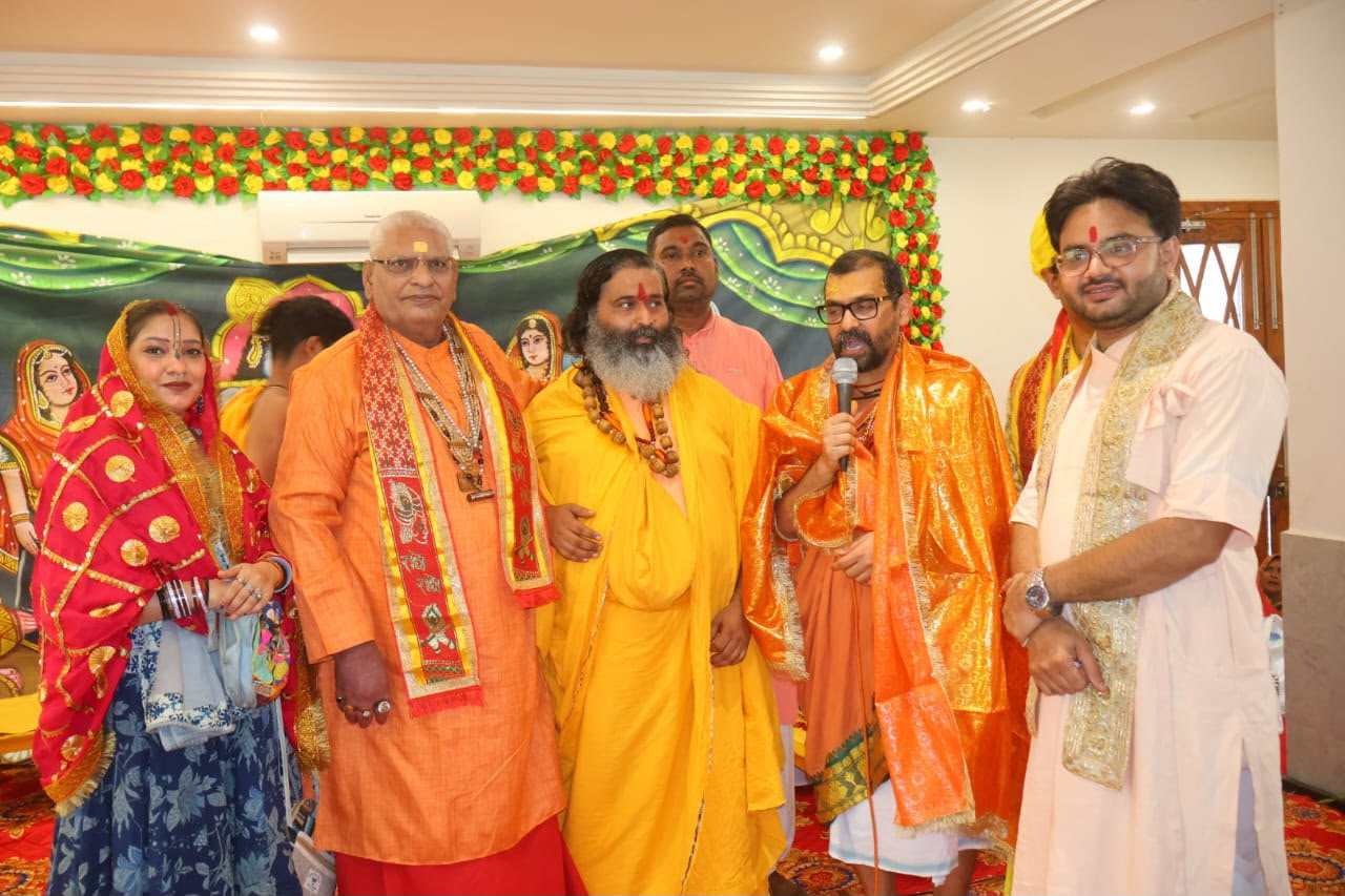 वृंदावन में श्री विद्या कोटि कुमकुमार्चन महायज्ञ का शुभारंभ, स्वामी अभिषेक ब्रह्मचारी ने रखे विचार