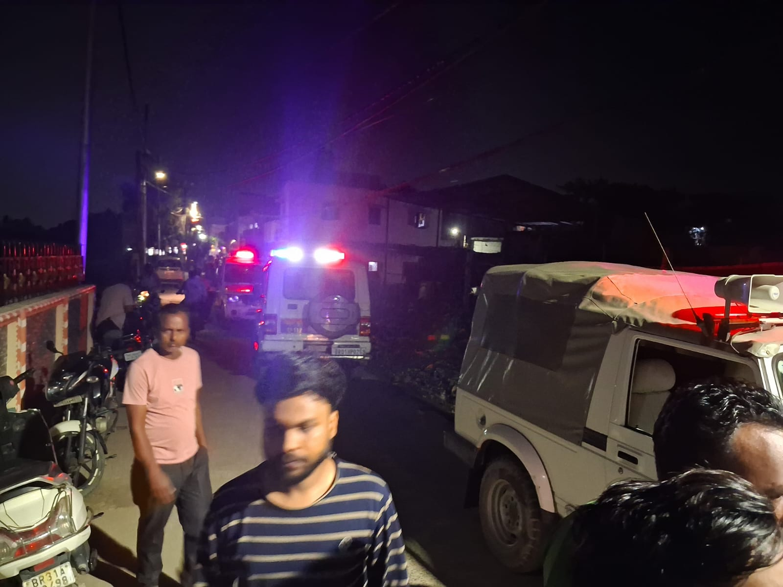 मुजफ्फरपुर में डबल मर्डर से सनसनी, रिटायर्ड बैंक कर्मी और पत्नी की घर में घुसकर हत्या
