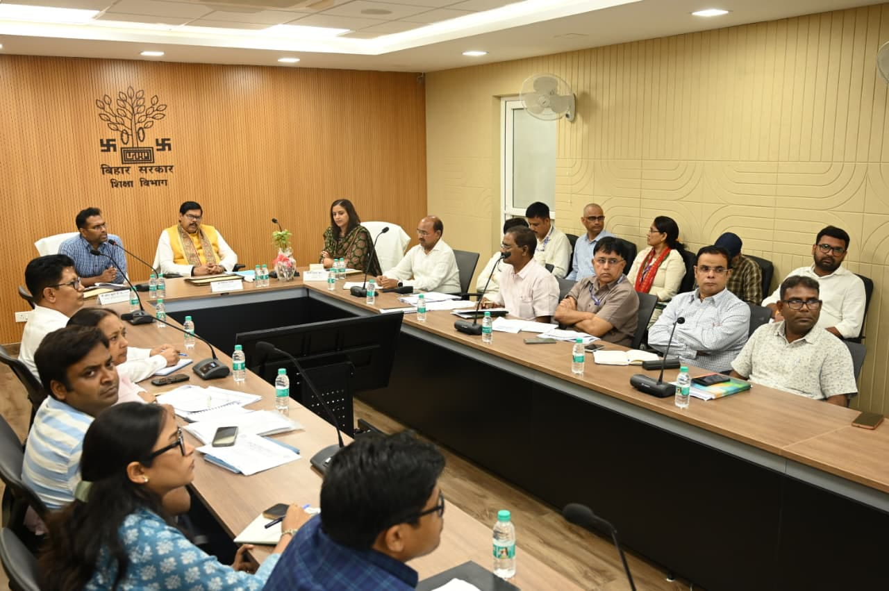 बिहार के मॉडल स्कूलों में 20 जुलाई तक पूरी होंगी आधारभूत सुविधाएं, 8,700 छात्र-शिक्षक AI ट्रेनिंग के लिए जाएंगे गांधीनगर