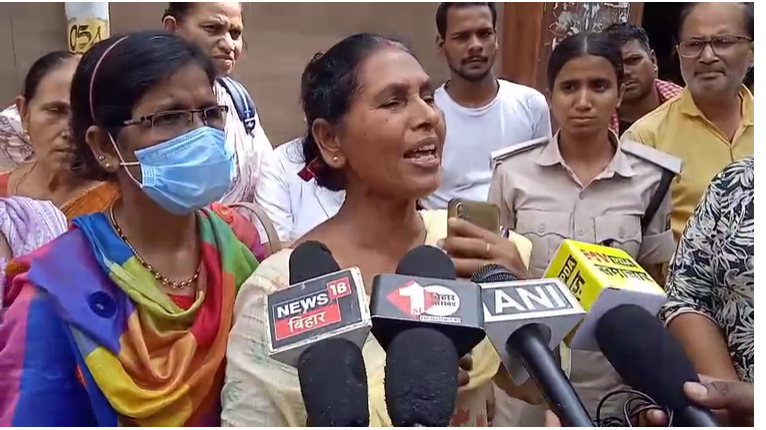 PMCH में जमकर हंगामा: इलाज के दौरान नर्स के पति की मौत, डॉक्टरों पर मारपीट और लापरवाही का आरोप, निशांत कुमार से अस्पताल में कैमरा लगाने की मांग