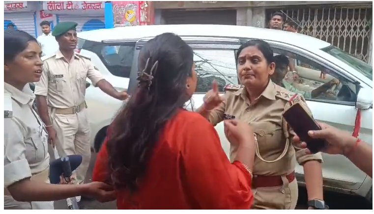 बांकीपुर उपचुनाव: बीजेपी कार्यकर्ताओं पर बदतमीजी का आरोप लगाने वाली युवती हिरासत में, पटना के न्यू जक्कनपुर इलाके से जबरन उठा ले गई पुलिस