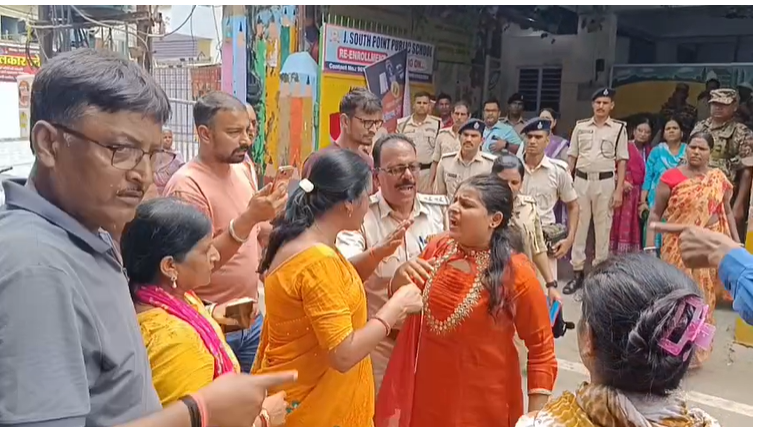 बांकीपुर उपचुनाव: बीजेपी कार्यकर्ताओं पर बदतमीजी का आरोप लगाने वाली युवती हिरासत में, पटना के न्यू जक्कनपुर इलाके से जबरन उठा ले गई पुलिस