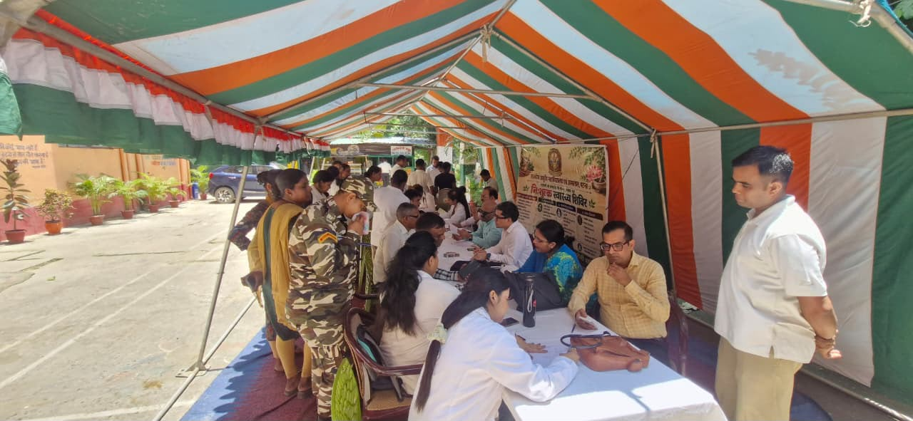 पटना: 40वीं वाहिनी SSB में निःशुल्क आयुर्वेदिक स्वास्थ्य शिविर, 100 से अधिक जवानों और परिजनों को मिला लाभ