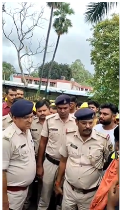मुआवजे को लेकर बरौनी रिफाइनरी में हिंसक आंदोलन, पुलिस की लाठीचार्ज के बाद जमकर तोड़फोड़, करोड़ों की संपत्ति का नुकसान