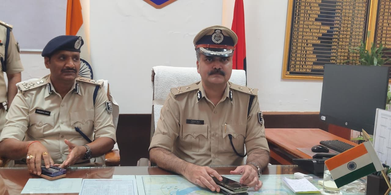  हाईकोर्ट के एक आदेश ने बदल दी पूरी जांच..16 दिन में वार्डन रिंकू कुमारी हत्याकांड का खुला सबसे बड़ा राज.. IG विकास वैभव ने कर दिया बेनकाब