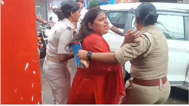 बांकीपुर उपचुनाव: बीजेपी कार्यकर्ताओं पर बदतमीजी का आरोप लगाने वाली युवती हिरासत में, पटना के न्यू जक्कनपुर इलाके से जबरन उठा ले गई पुलिस