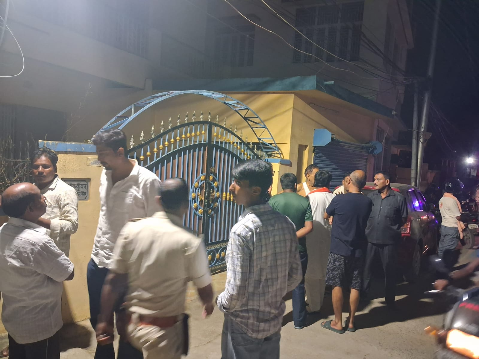 मुजफ्फरपुर में डबल मर्डर से सनसनी, रिटायर्ड बैंक कर्मी और पत्नी की घर में घुसकर हत्या