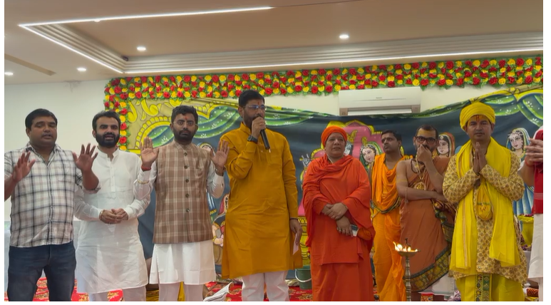 वृंदावन में श्री विद्या कोटि कुमकुमार्चन महायज्ञ का शुभारंभ, स्वामी अभिषेक ब्रह्मचारी ने रखे विचार