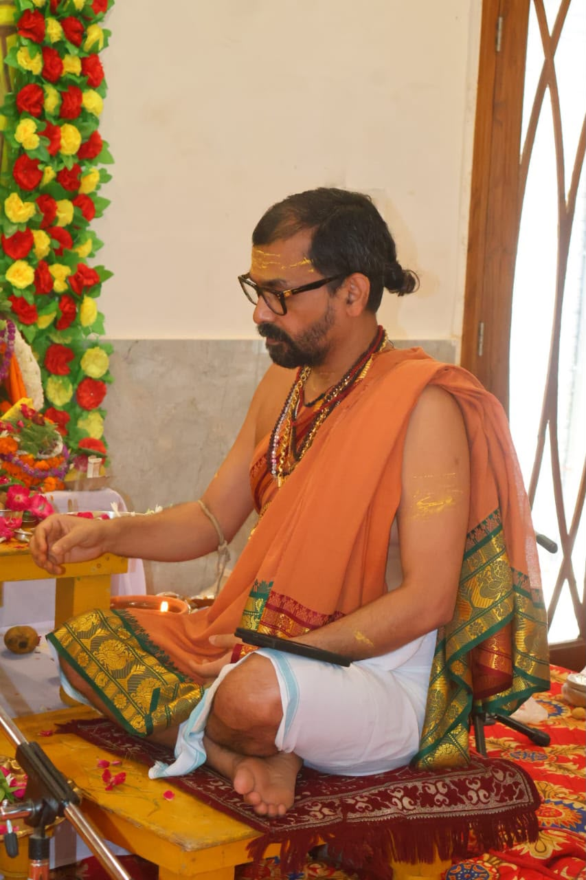वृंदावन में श्री विद्या कोटि कुमकुमार्चन महायज्ञ का शुभारंभ, स्वामी अभिषेक ब्रह्मचारी ने रखे विचार