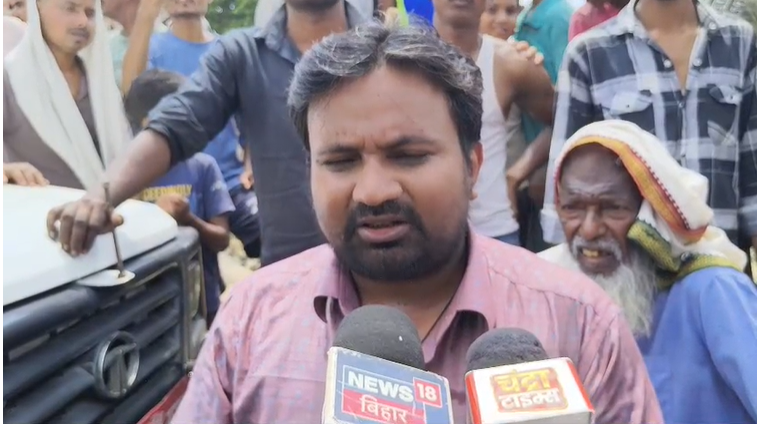 कोर्ट के आदेश पर दखल-दिहानी के दौरान हंगामा, सीओ की गाड़ी का घेराव, मंत्री से पैसा खाने का आरोप