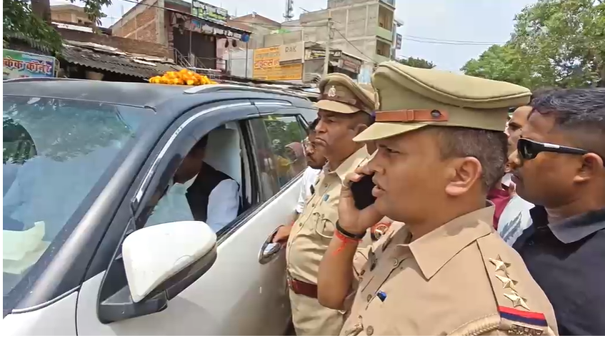 कमलेश बिंद एनकाउंटर मामला: एसएसपी से मिलने जा रहे मुकेश सहनी को पुलिस ने रोका