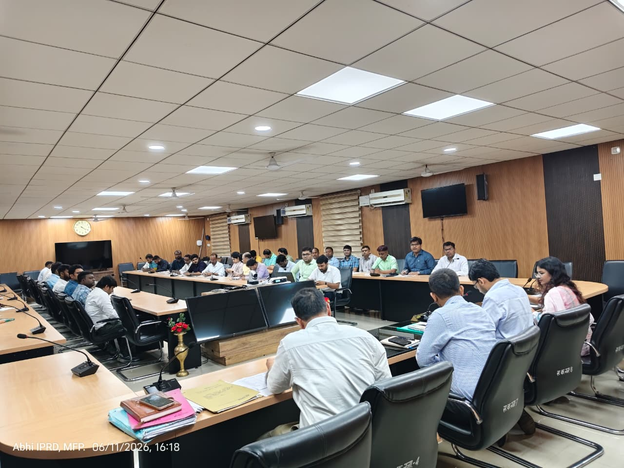 मुजफ्फरपुर में DM का बड़ा एक्शन, तीन प्रखंडों के सहकारिता प्रसार पदाधिकारियों का वेतन रोका