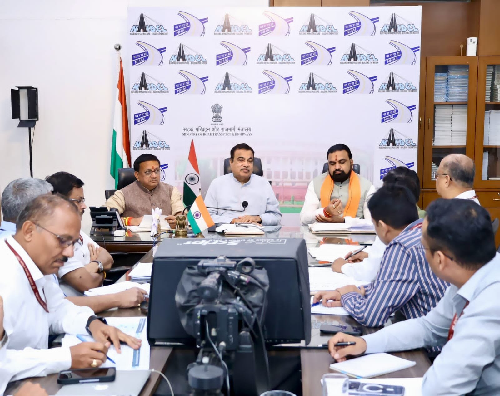 बिहार की सड़क परियोजनाओं को मिलेगी रफ्तार, गडकरी से मिले सम्राट चौधरी