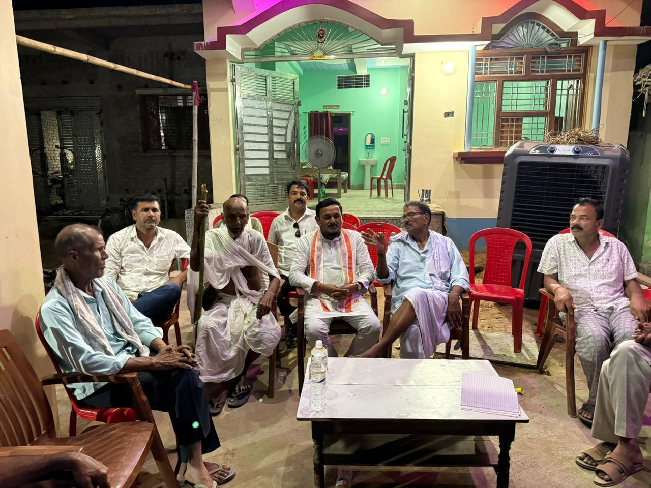 रौशन आनंद के परिवारवालों से मिले जन सुराज नेता किशोर कुमार, प्रिंस यादव की संदिग्ध मौत की CBI जांच की मांग