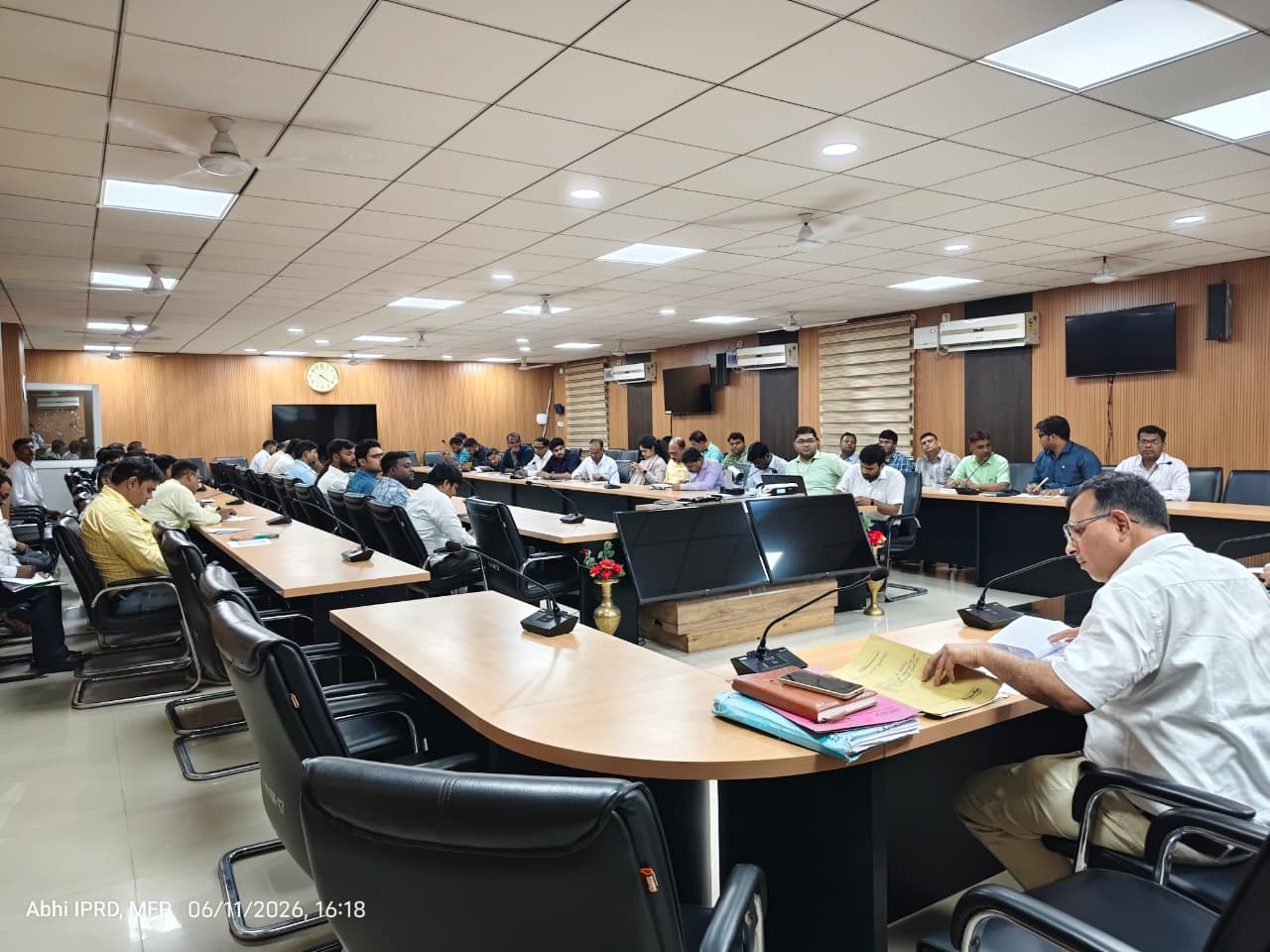 मुजफ्फरपुर में DM का बड़ा एक्शन, तीन प्रखंडों के सहकारिता प्रसार पदाधिकारियों का वेतन रोका
