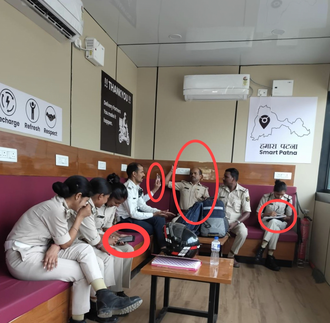 पटना में डिलीवरी बॉय का AC लाउंज पुलिसकर्मियों का बना अड्डा? वायरल तस्वीरों के बाद उठे सवाल