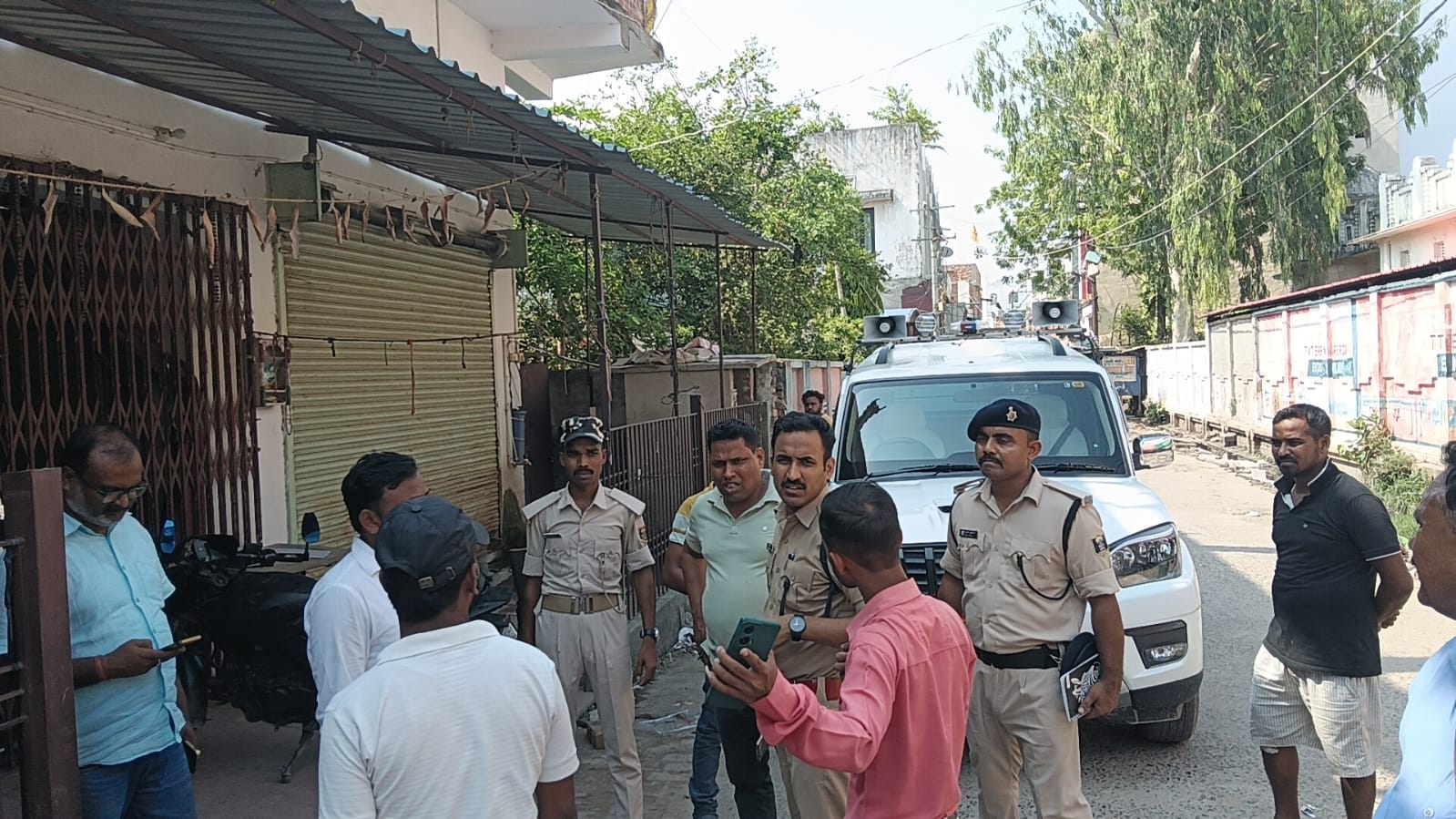 मधुबनी के जयनगर में दिनदहाड़े 6 लाख की लूट, हथियार के बल पर रिलायंस स्मार्ट प्वाइंट के मैनेजर को बनाया निशाना  