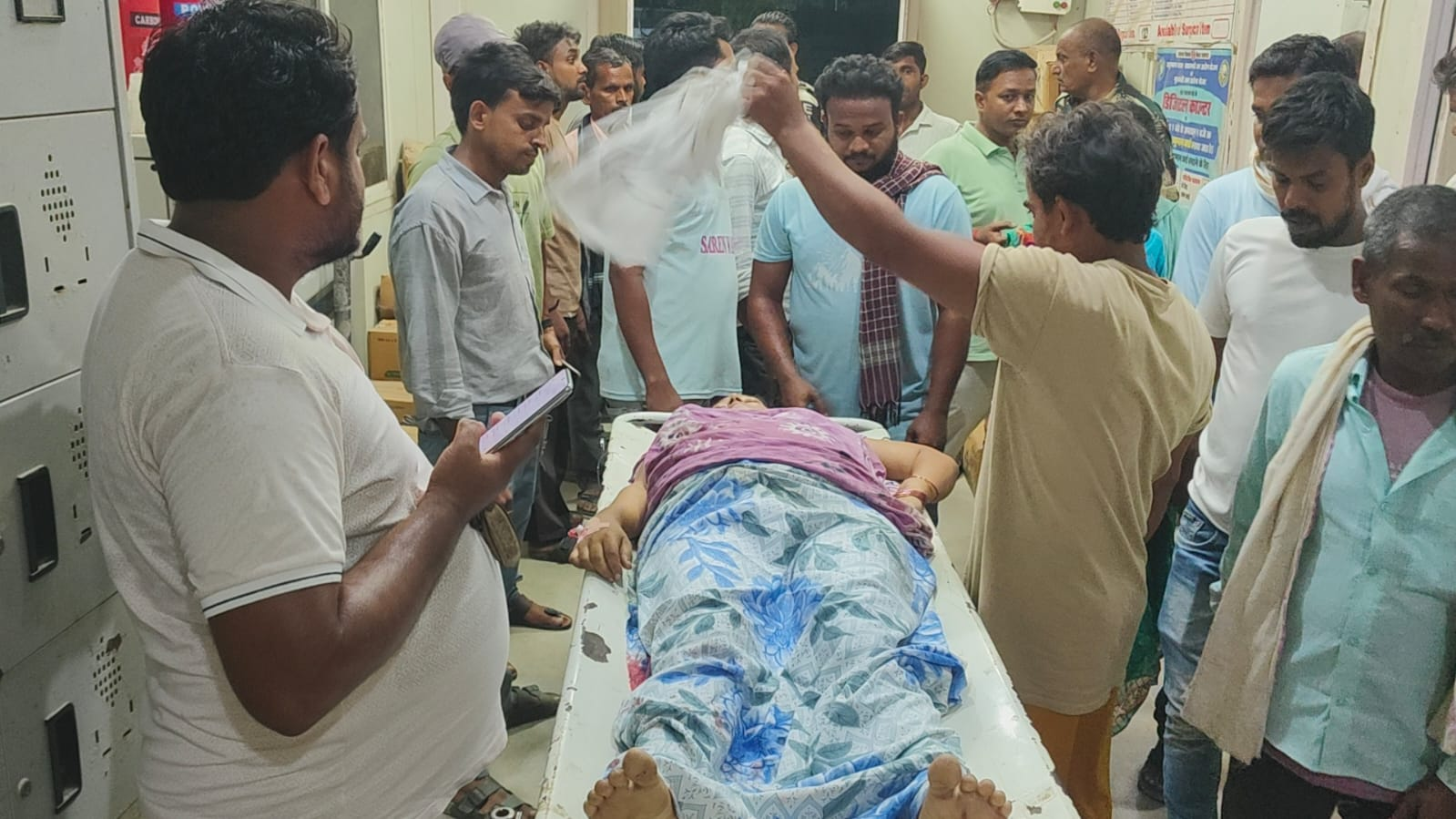 प्रसव के दौरान महिला की मौत: गुस्साए परिजनों ने किया सड़क जाम, डॉक्टर पर इलाज में लापरवाही का आरोप