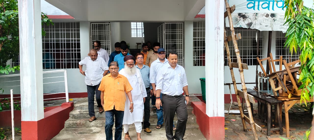 गोपालगंज डीएम ने दो नये डिग्री कॉलेजों का किया औचक निरीक्षण, व्यवस्था को सुधारने का दिया निर्देश